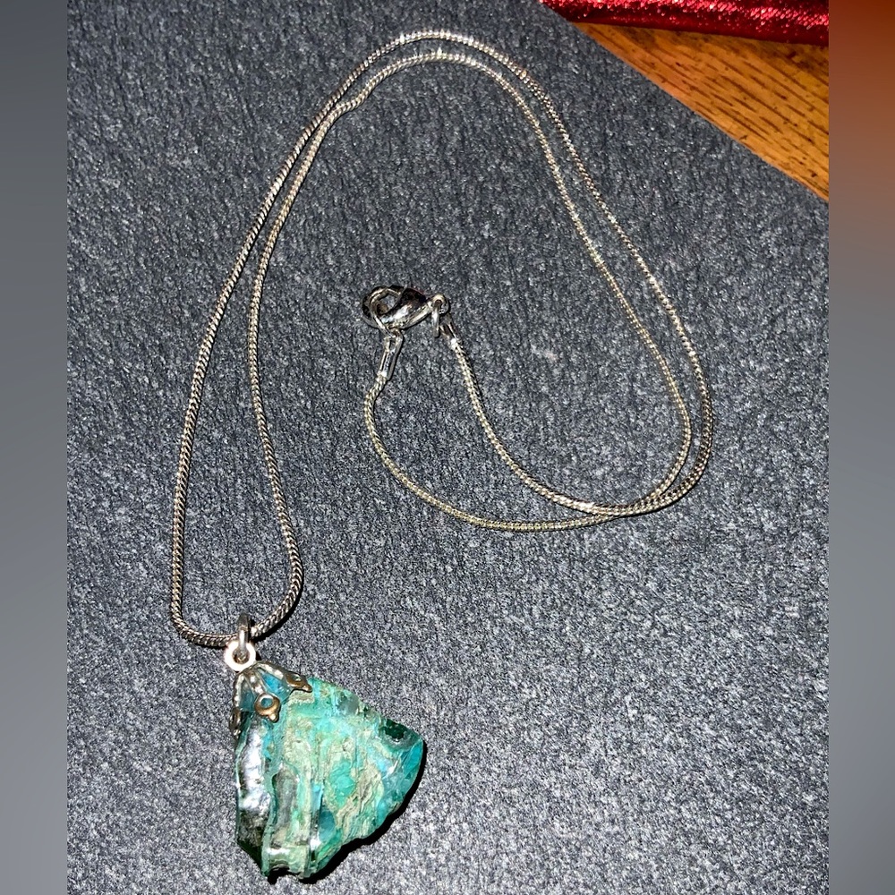 Vintage 16 Inch Sterling Silver Snake Chain w/ Green Geode Nugget Pendant